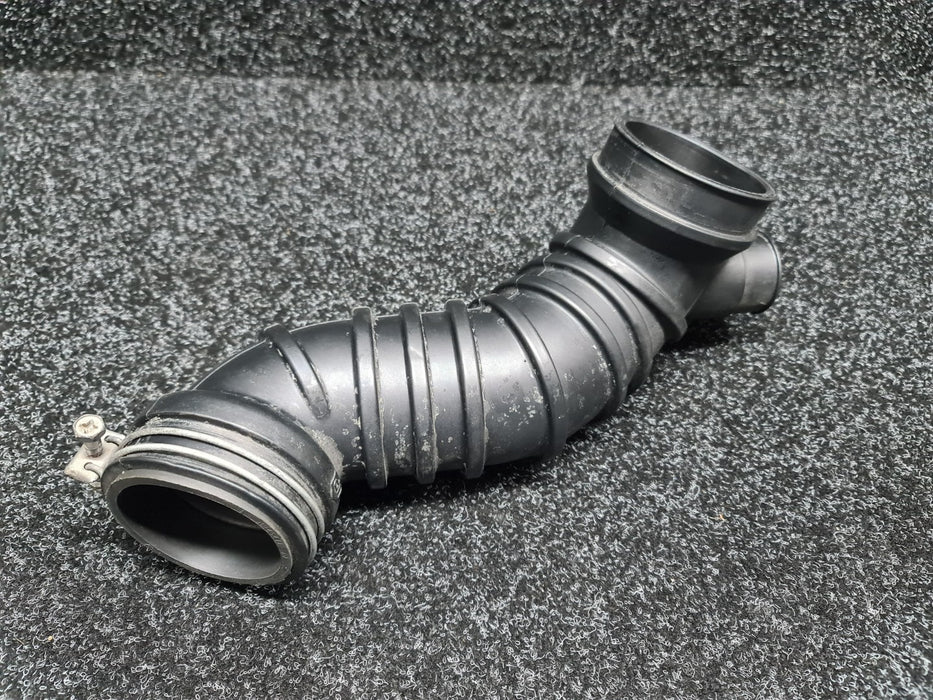 Mitsubishi Lancer Evolution Air Cleaner to Turbocharger Pipe Bottom Piece Evo 6 TME CP9A MR464770