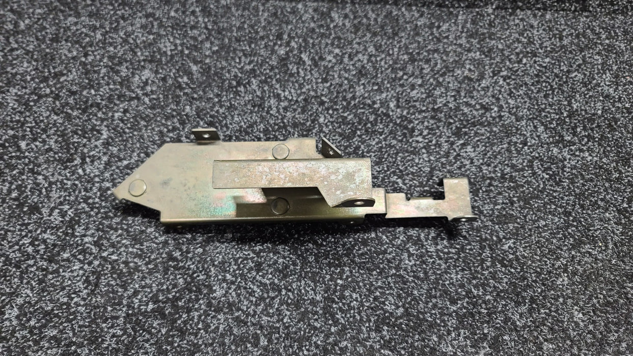 Mitsubishi Lancer Evolution 4 Engine Control Resistor Bracket CN9A GSR / RS MR204335