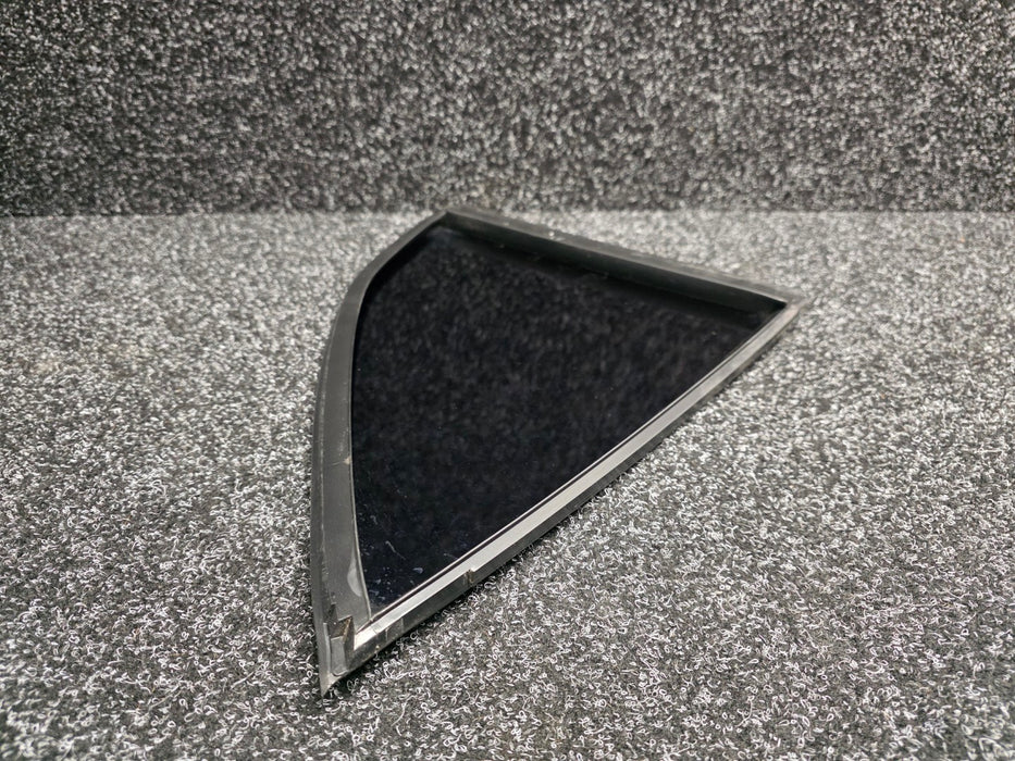 Mitsubishi Lancer Evolution 4 5 6 TME Rear RHS Quarter 1/4 Window Glass and Seal - CN9A CP9A