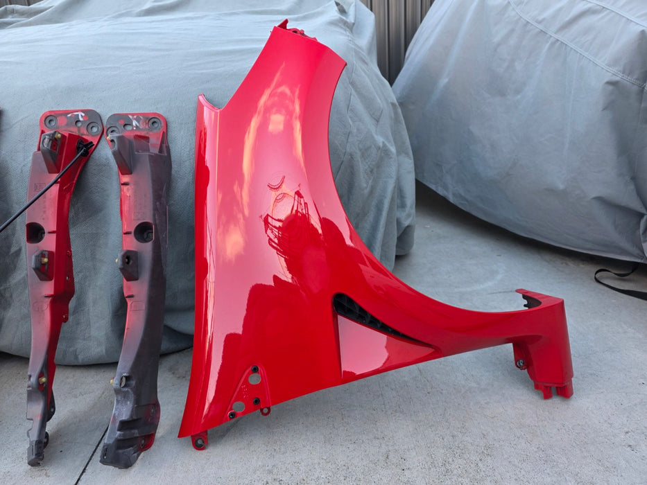 Renault Sport Clio X85 MK3 RS 197 / 200 RHS 215 Fender Guard + Grill Insert Vent NNF Ultra Red 7701476495 8200484666