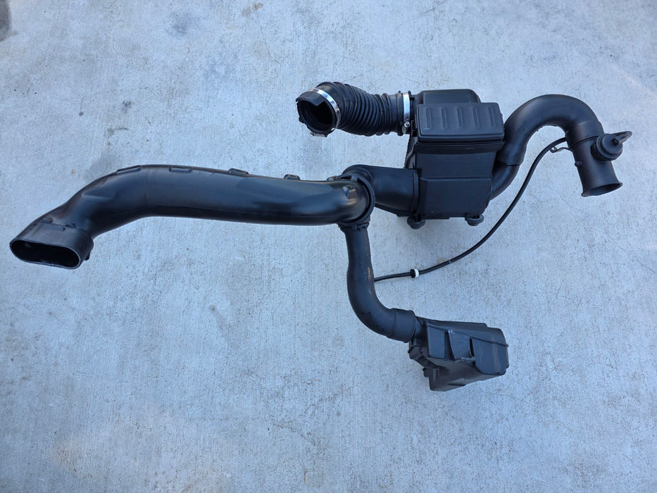 Renault Sport Clio X85 MK3 RS 197 / 200 Complete Air Filter Intake Induction Setup Assembly 8200490866 8200809195 8200809198 8200323523 8200426903 8200490917