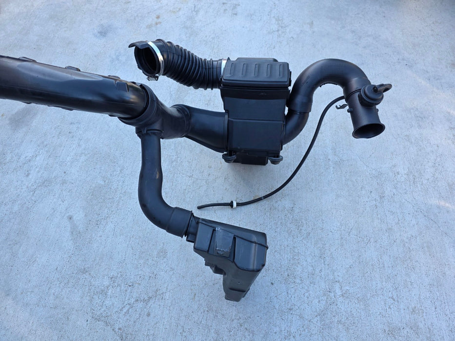 Renault Sport Clio X85 MK3 RS 197 / 200 Complete Air Filter Intake Induction Setup Assembly 8200490866 8200809195 8200809198 8200323523 8200426903 8200490917