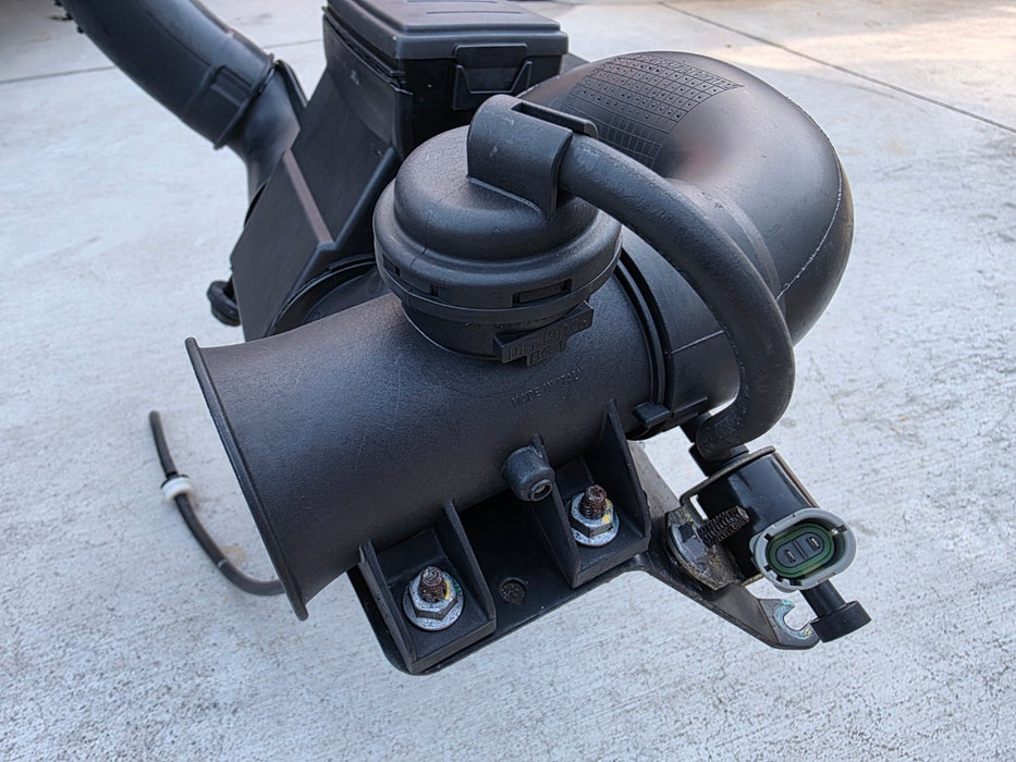 Renault Sport Clio X85 MK3 RS 197 / 200 Complete Air Filter Intake Induction Setup Assembly 8200490866 8200809195 8200809198 8200323523 8200426903 8200490917