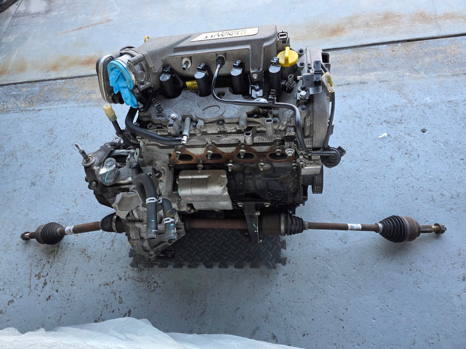 Renault Sport Clio MK3 X85 RS200 832 F4R Engine with accessories (A/C compressor, alternator and starter motor) + TL4 031 6 speed gearbox with drive shafts included.