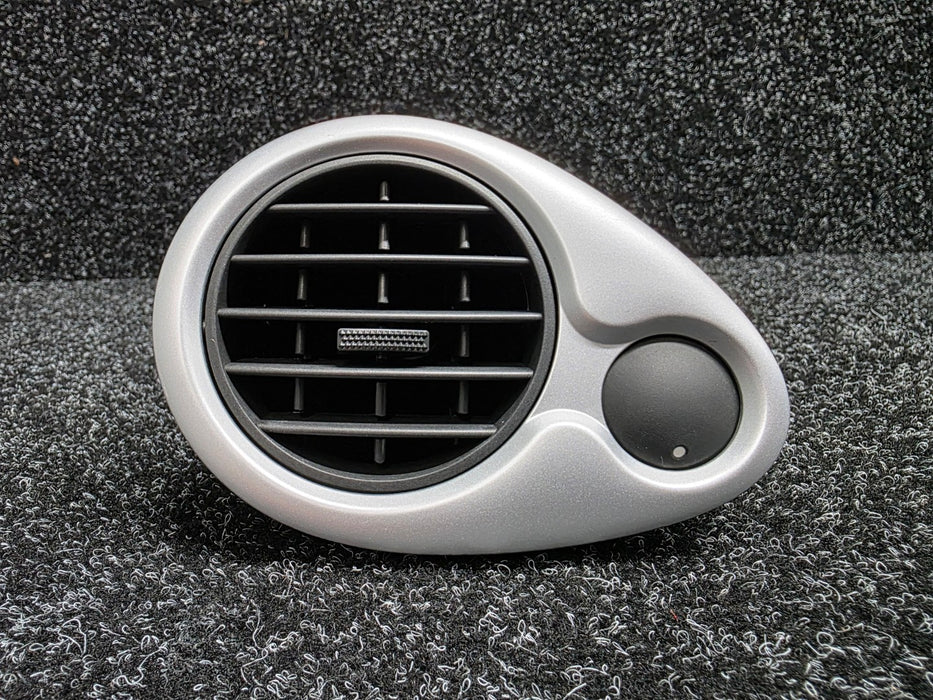 Renault Sport Clio MK3 RS 197 200 X85 LHS Dash Board Air Vent Silver