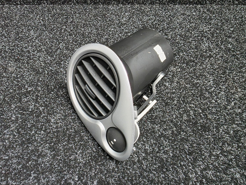 Renault Sport Clio MK3 RS 197 200 X85 LHS Dash Board Air Vent Silver