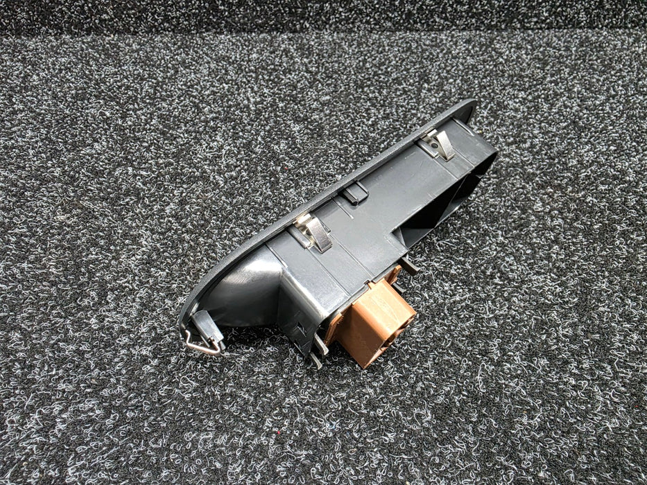 Renault Sport Clio MK3 RS 197 200 X85 Door Trim Interior Power Window Switch 3 Door RHS Driver Side 8200356522