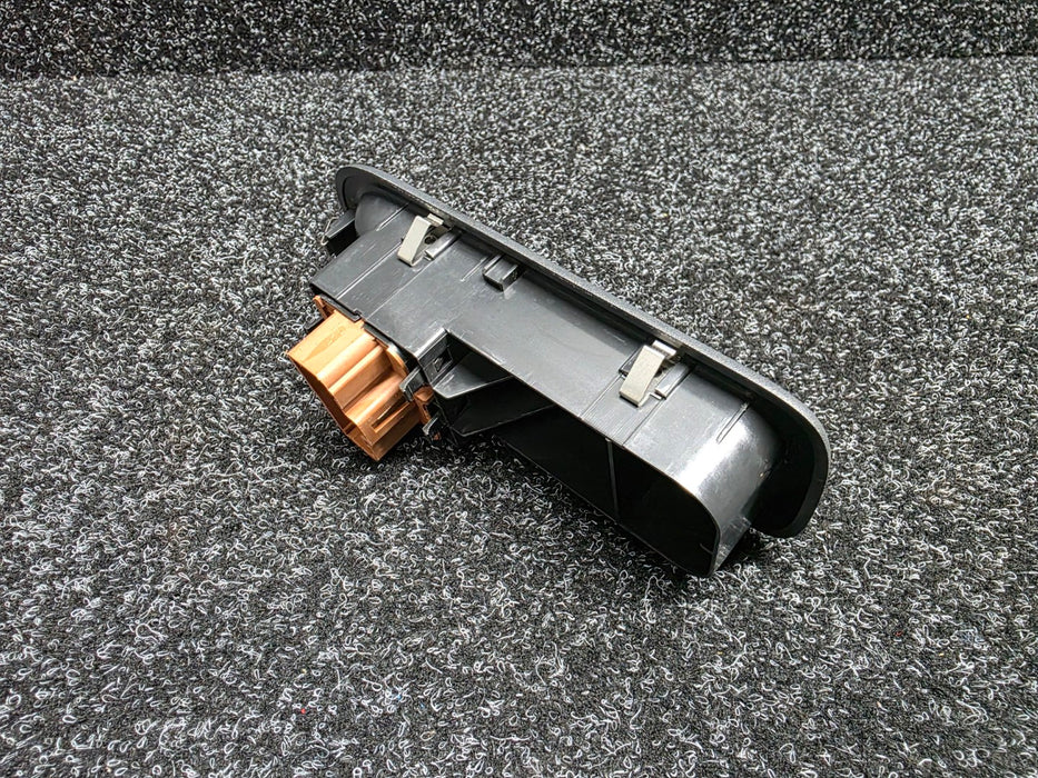 Renault Sport Clio MK3 RS 197 200 X85 Door Trim Interior Power Window Switch 3 Door RHS Driver Side 8200356522