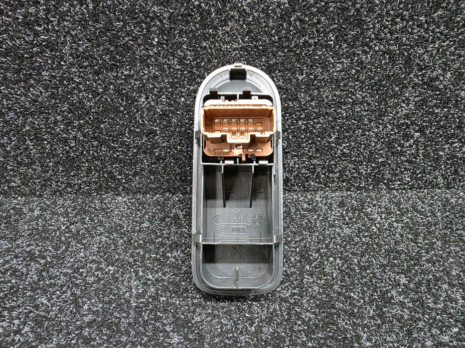 Renault Sport Clio MK3 RS 197 200 X85 Door Trim Interior Power Window Switch 3 Door RHS Driver Side 8200356522
