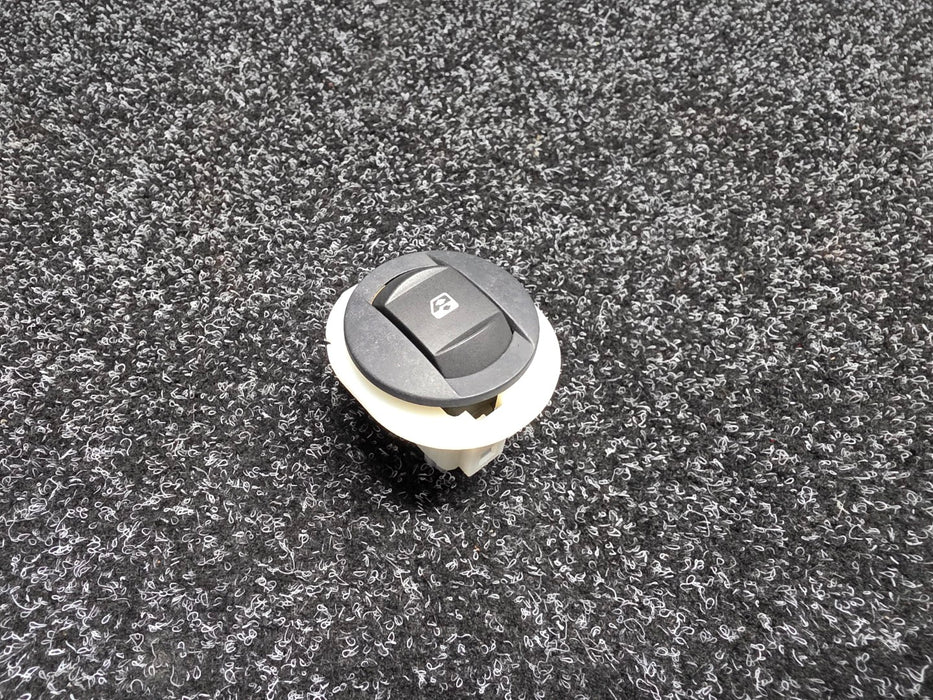 Renault Sport Clio MK3 RS 197 200 X85 Door Trim Interior Power Window Switch 3 Door LHS Passenger Side