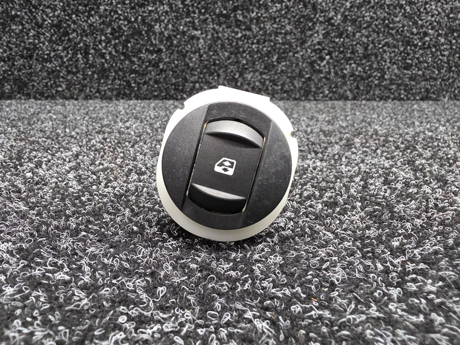 Renault Sport Clio MK3 RS 197 200 X85 Door Trim Interior Power Window Switch 3 Door LHS Passenger Side