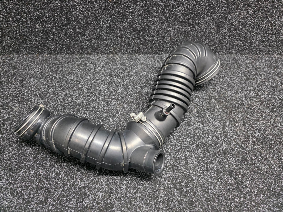 Mitsubishi Lancer Evolution CN9A CP9A Evo 4 5 Air Cleaner to Turbocharger Pipe MR188648