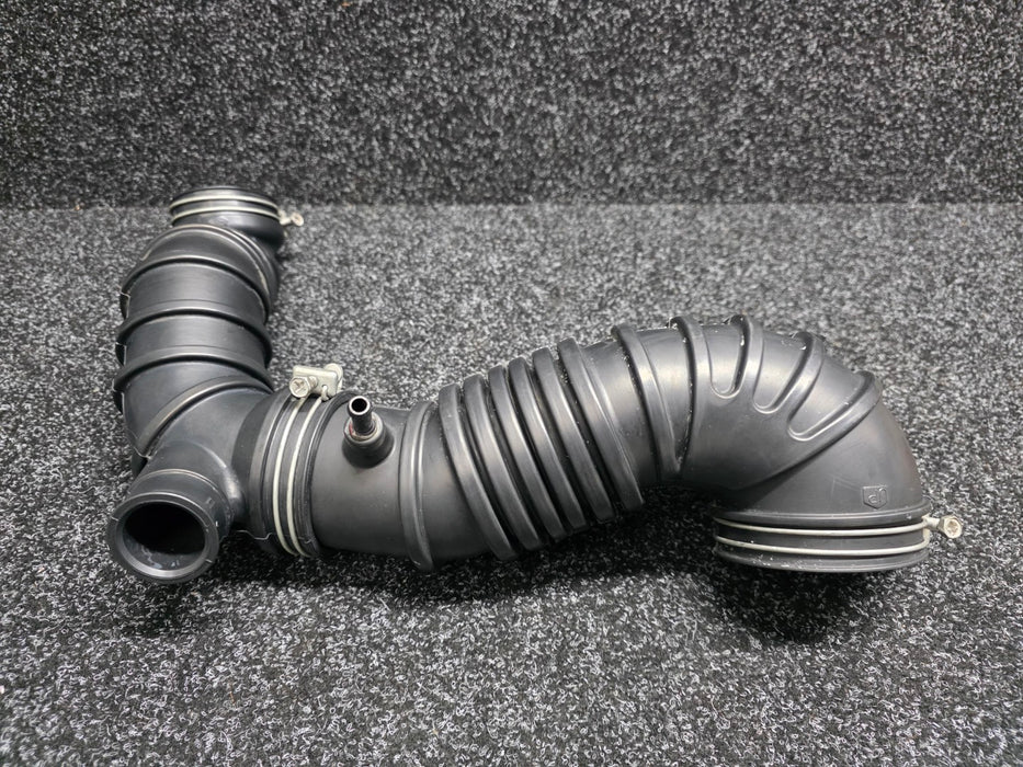 Mitsubishi Lancer Evolution CN9A CP9A Evo 4 5 Air Cleaner to Turbocharger Pipe MR188648