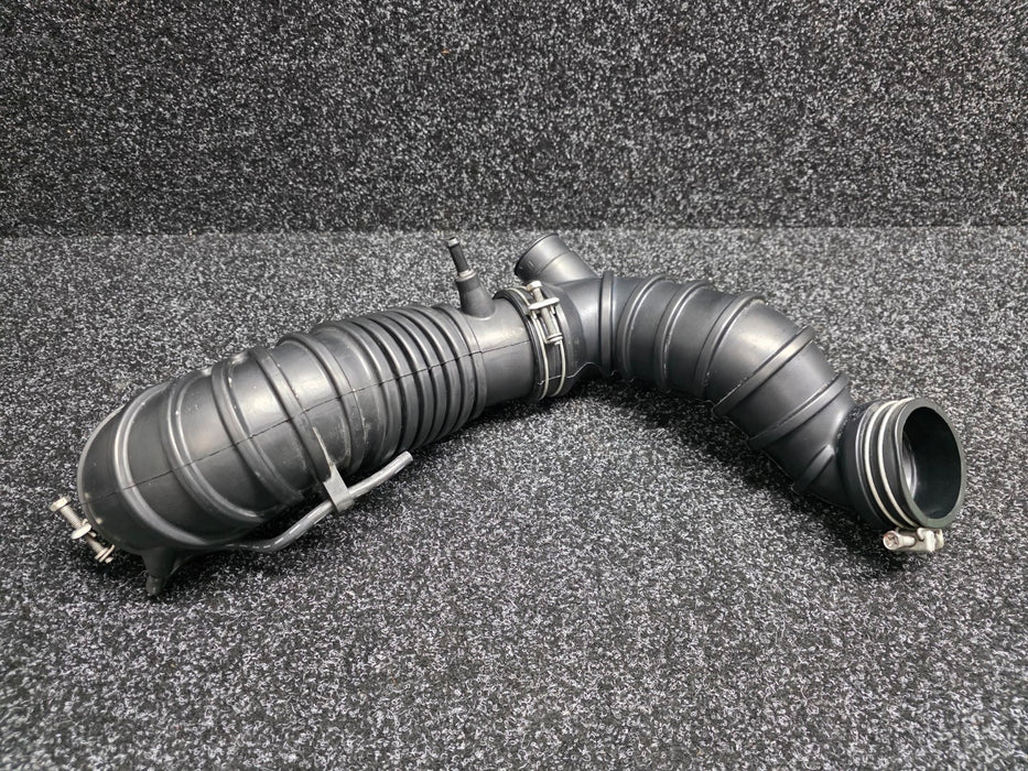 Mitsubishi Lancer Evolution CN9A CP9A Evo 4 5 Air Cleaner to Turbocharger Pipe MR188648