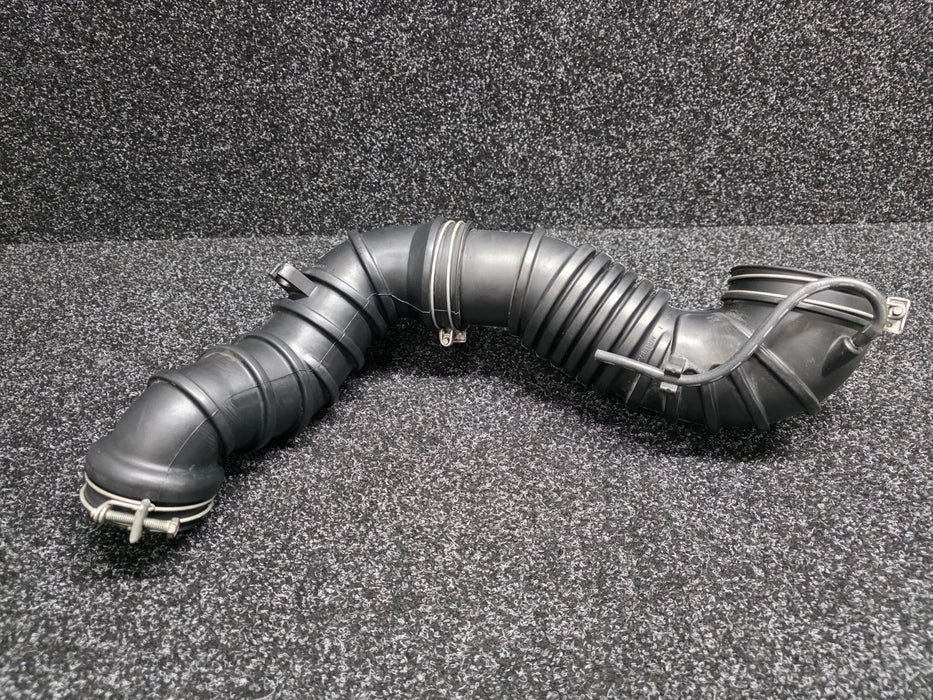 Mitsubishi Lancer Evolution CN9A CP9A Evo 4 5 Air Cleaner to Turbocharger Pipe MR188648