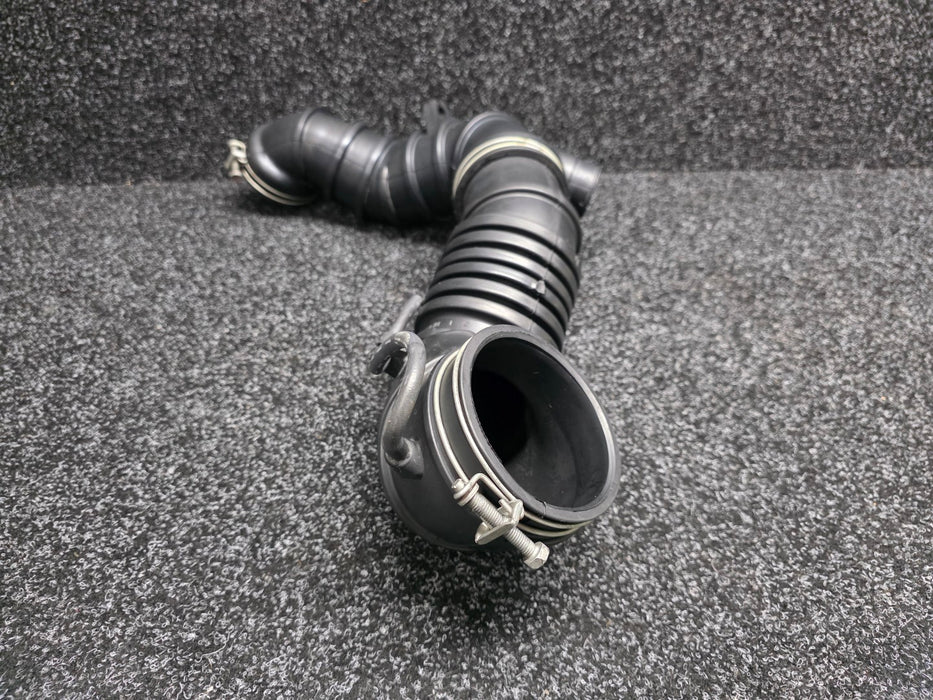Mitsubishi Lancer Evolution CN9A CP9A Evo 4 5 Air Cleaner to Turbocharger Pipe MR188648