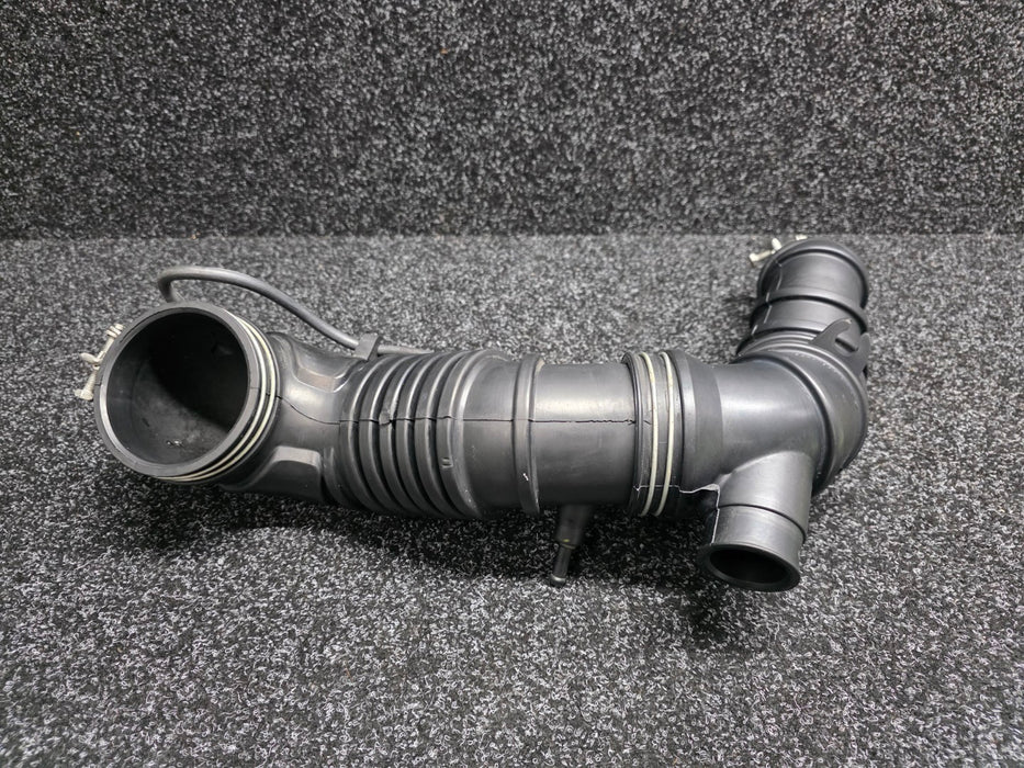 Mitsubishi Lancer Evolution CN9A CP9A Evo 4 5 Air Cleaner to Turbocharger Pipe MR188648