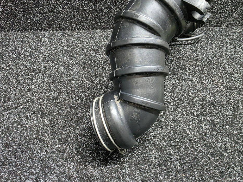 Mitsubishi Lancer Evolution CN9A CP9A Evo 4 5 Air Cleaner to Turbocharger Pipe MR188648