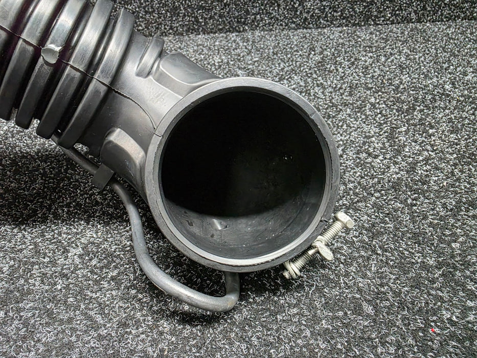 Mitsubishi Lancer Evolution CN9A CP9A Evo 4 5 Air Cleaner to Turbocharger Pipe MR188648