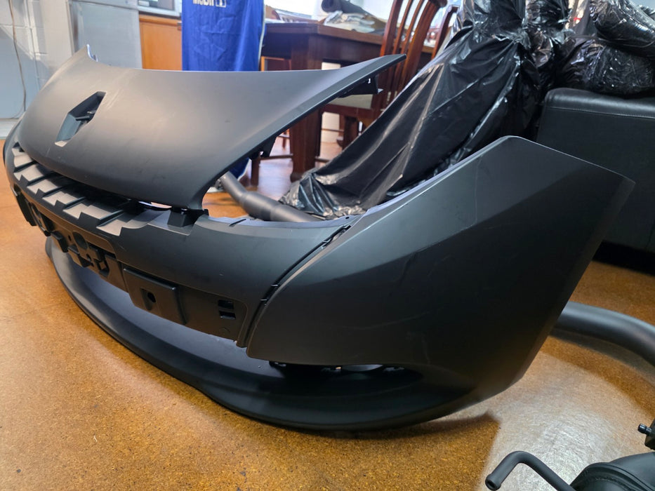 GENUINE NEW Renault Sport Clio X85 MK3 RS200 Front Bumper + Front Bumper Lower Grill + Seal 8201045219 8200899560 8200341244