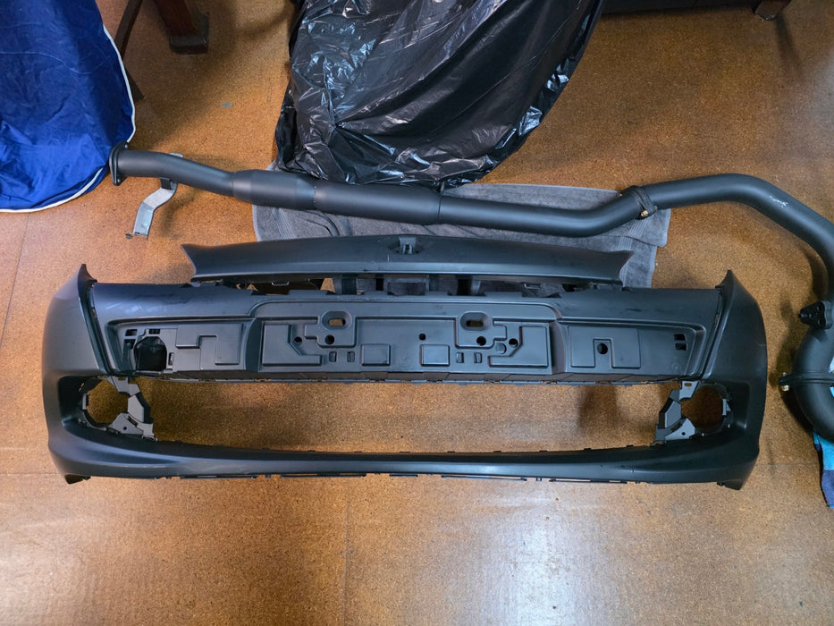 GENUINE NEW Renault Sport Clio X85 MK3 RS200 Front Bumper + Front Bumper Lower Grill + Seal 8201045219 8200899560 8200341244
