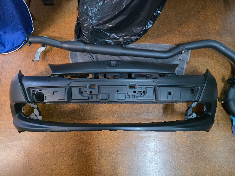 GENUINE NEW Renault Sport Clio X85 MK3 RS200 Front Bumper + Front Bumper Lower Grill + Seal 8201045219 8200899560 8200341244