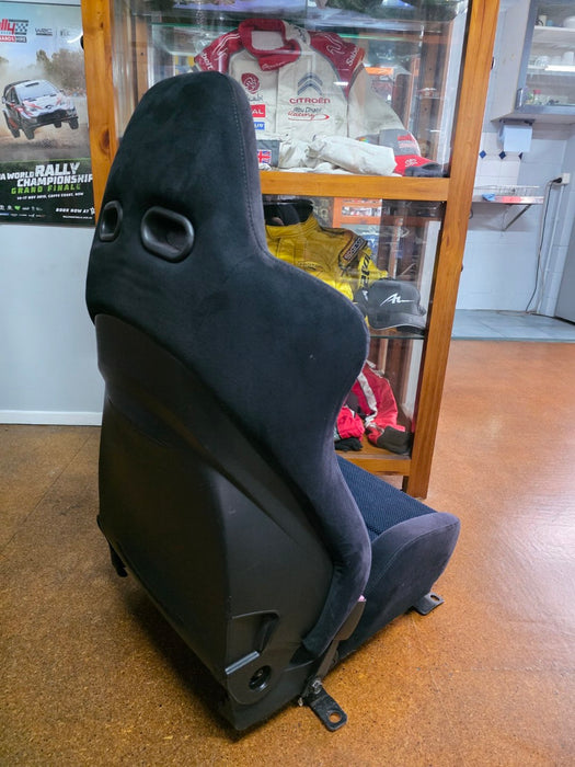 Mitsubishi Lancer Evolution 7 GSR CT9A Genuine Factory Front LHS Passenger Seat on CN9A CP9A Seat Rails Evo 4 5 6 TME 7