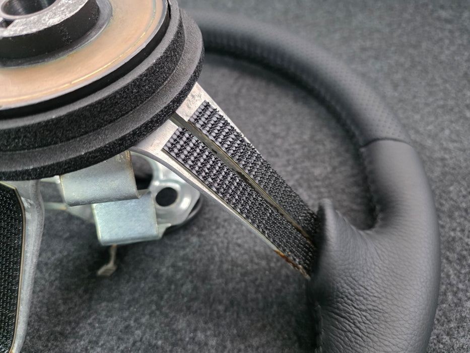 Mitsubishi Evolution Lancer CN9A CP9A RS SNDF Genuine MOMO Steering Wheel Restored / Refurbished Evo 4 5 6 TME