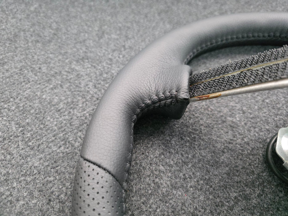 Mitsubishi Evolution Lancer CN9A CP9A RS SNDF Genuine MOMO Steering Wheel Restored / Refurbished Evo 4 5 6 TME