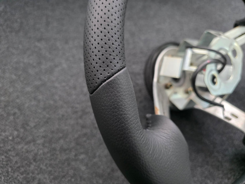 Mitsubishi Evolution Lancer CN9A CP9A RS SNDF Genuine MOMO Steering Wheel Restored / Refurbished Evo 4 5 6 TME