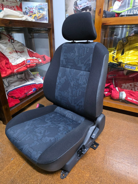 Mitsubishi Lancer Evolution Genuine Factory Front Passenger LHS Seat RS CP9A Evo 5 6 TME