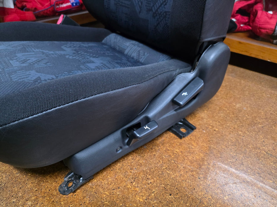 Mitsubishi Lancer Evolution Genuine Factory Front Passenger LHS Seat RS CP9A Evo 5 6 TME