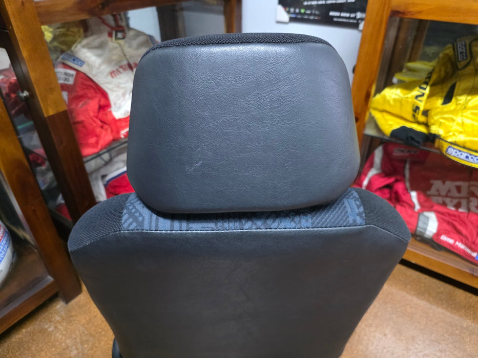 Mitsubishi Lancer Evolution Genuine Factory Front Passenger LHS Seat RS CP9A Evo 5 6 TME