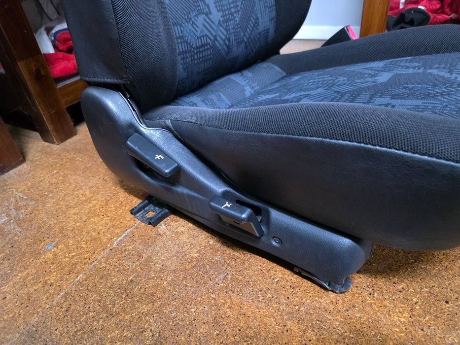 Mitsubishi Lancer Evolution Genuine Factory Front RHS Driver Seat RS CP9A Evo 5 6 TME