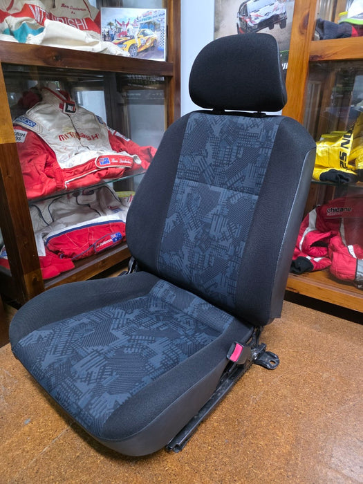 Mitsubishi Lancer Evolution Genuine Factory Front RHS Driver Seat RS CP9A Evo 5 6 TME