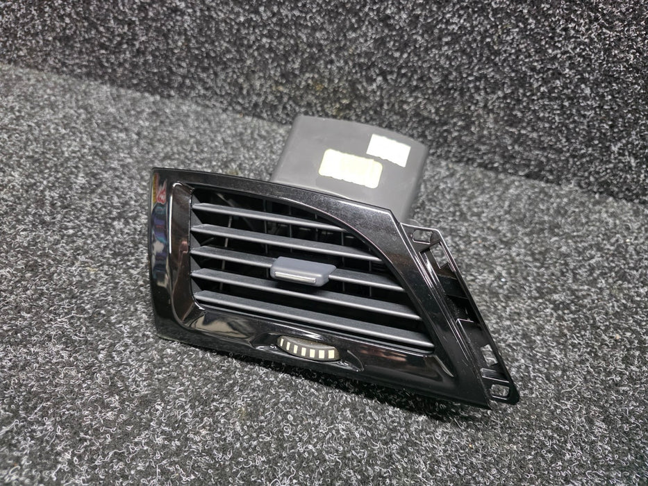 Renault Sport MK3 Megane RS 250 265 275 Left-Hand Side (LHS) Dashboard Air Conditioning / Heater Vent (Gloss Black / Piano Black) 687615724R