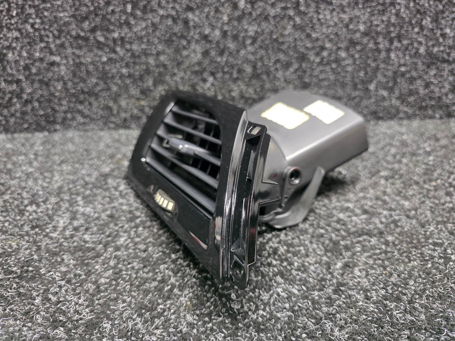 Renault Sport MK3 Megane RS 250 265 275 Left-Hand Side (LHS) Dashboard Air Conditioning / Heater Vent (Gloss Black / Piano Black) 687615724R