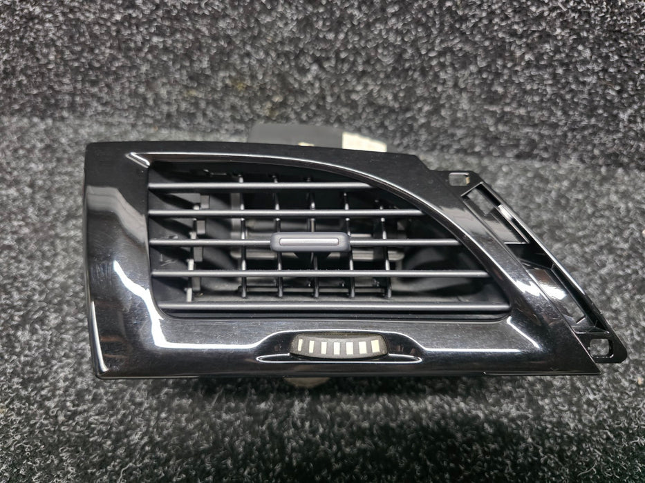Renault Sport MK3 Megane RS 250 265 275 Left-Hand Side (LHS) Dashboard Air Conditioning / Heater Vent (Gloss Black / Piano Black) 687615724R
