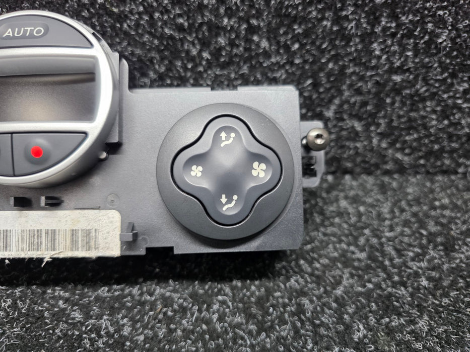 RENAULT Sport Clio MK3 197 200 X85 Air Conditioning / Heater Climate Control Unit - 8200296683