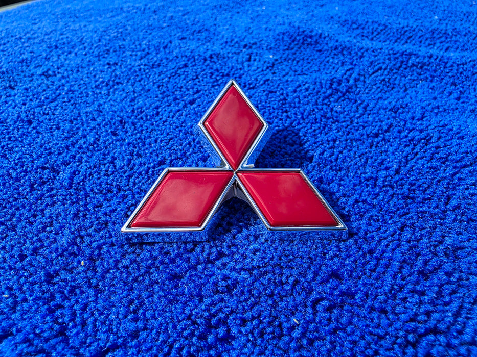 Near New Condition Used Genuine Mitsubishi OEM Front Diamond Emblem Grille Badge and New Mounting Screw to suit Mitsubishi Lancer Evolution 4 5 6 TME CP9A MR108637 MF455375