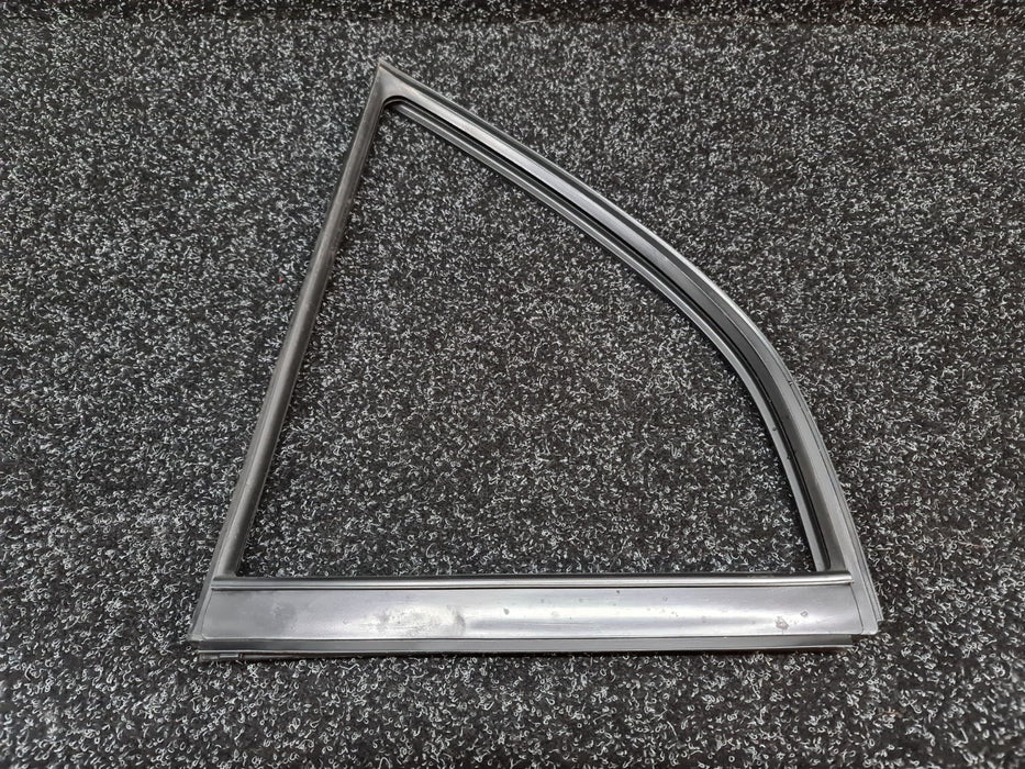 Mitsubishi Lancer Evolution 4 5 6 TME Rear RHS Quarter 1/4 Window Glass Weatherstrip Seal - CN9A CP9A