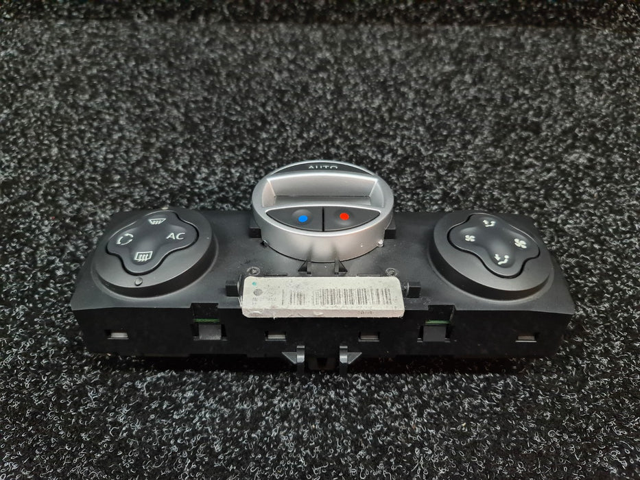 RENAULT Sport Clio MK3 197 200 X85 Air Conditioning / Heater Climate Control Unit - 8200296683