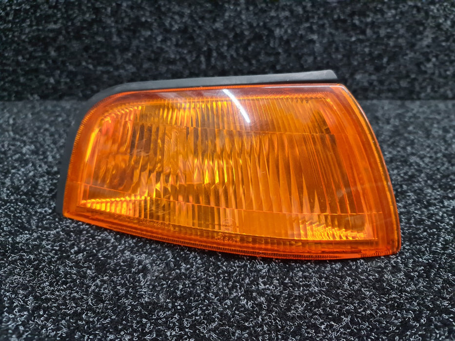 Genuine Mitsubishi / Stanley Lancer Evolution RHS Turn Signal Indicator Lamp AMBER - CN9A Evo 4