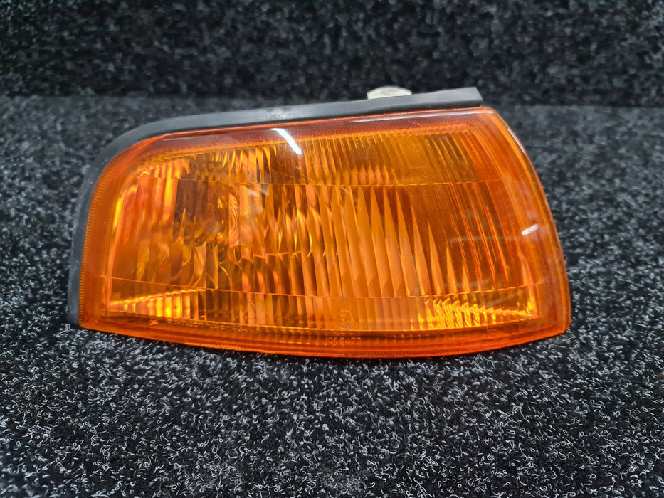 Genuine Mitsubishi / Stanley Lancer Evolution RHS Turn Signal Indicator Lamp AMBER - CN9A Evo 4