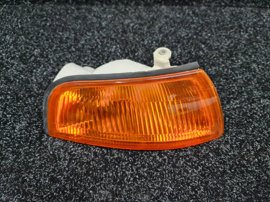 Genuine Mitsubishi / Stanley Lancer Evolution RHS Turn Signal Indicator Lamp AMBER - CN9A Evo 4